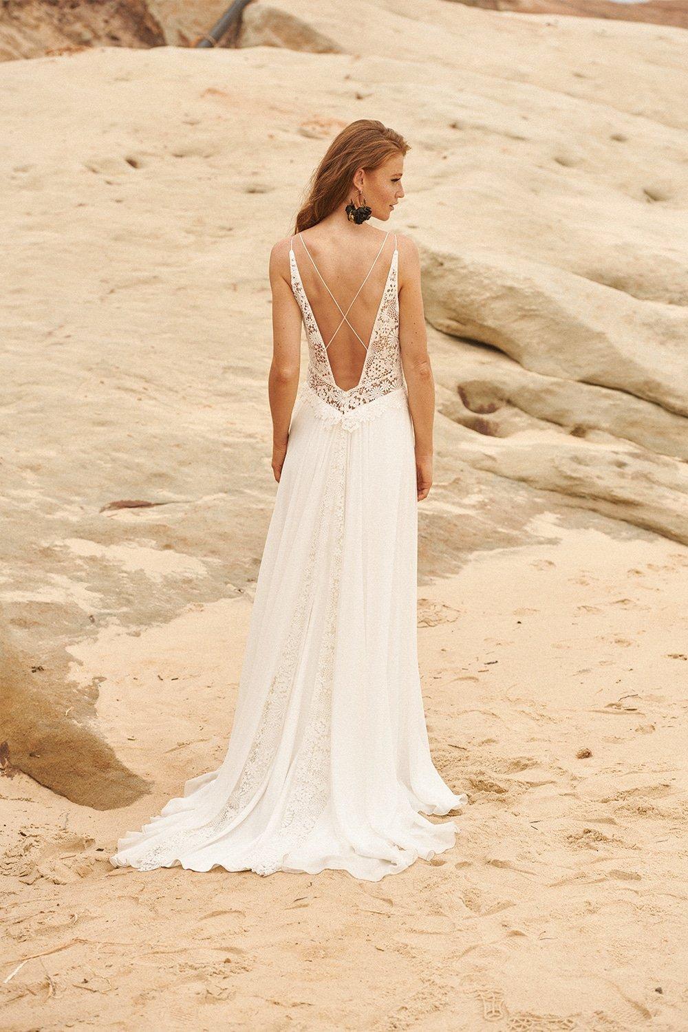 55 (increíbles) vestidos de novia con escote en la espalda. ¡Los querrás  todos!