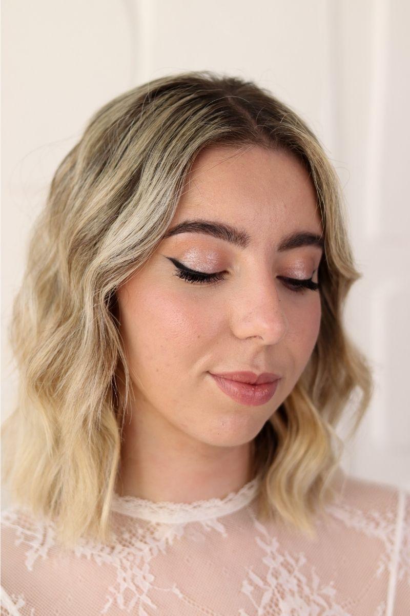 Peinados para bodas: pelo corto ondulado
