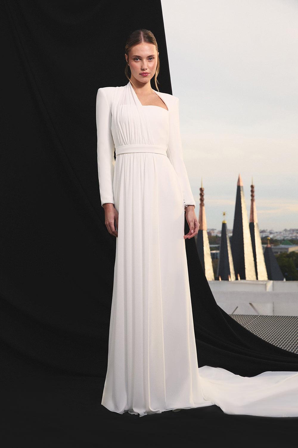Vestido novia manga larga sencillo, con escote asimétrico