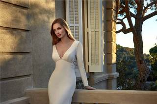 Vestido novia manga larga con cintura muy marcada