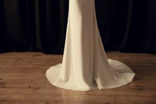 Vestido boda civil con mangas abullonadas