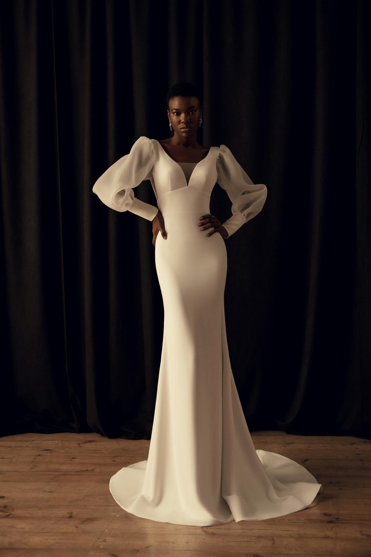 Vestido boda civil con mangas abullonadas