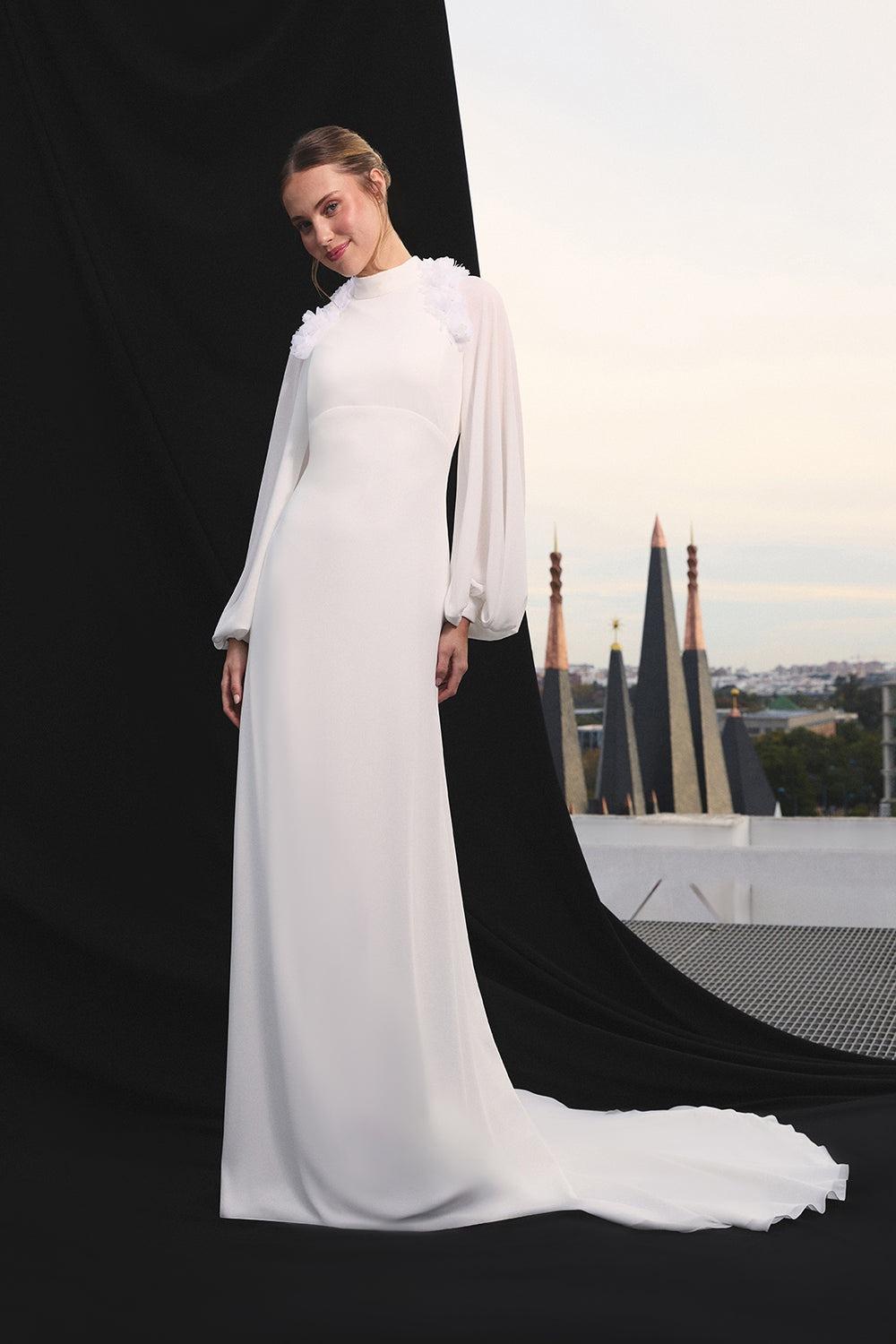 Trajes de novia manga larga con elementos en 3D