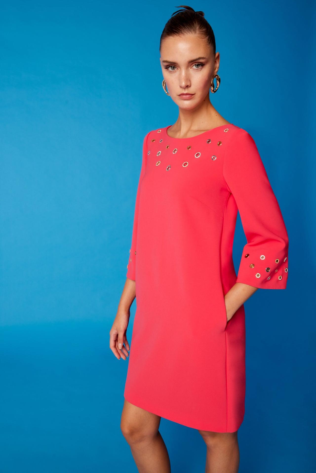 Vestidos cortos de fiesta rojos con detalles en dorado