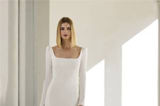 Vestidos novia manga larga lisa con escote cuadrado