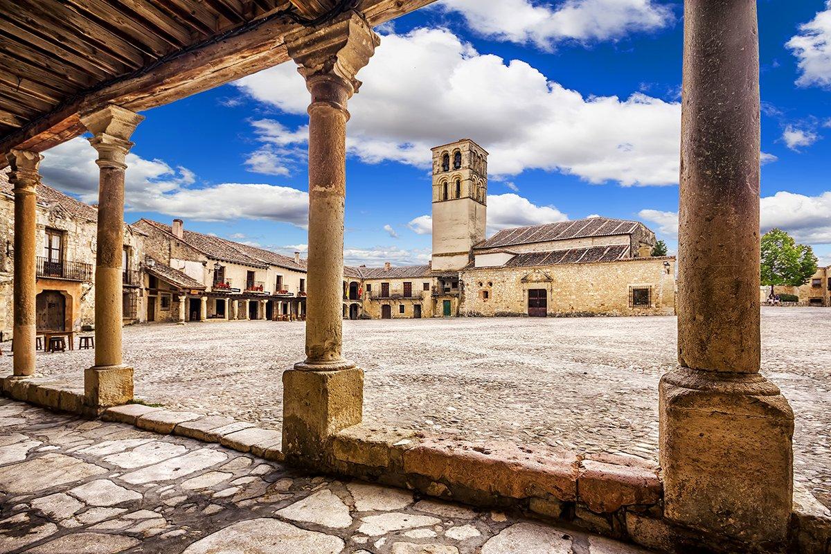 Escapada romántica Castilla y León: Plaza Mayor de Pedraza