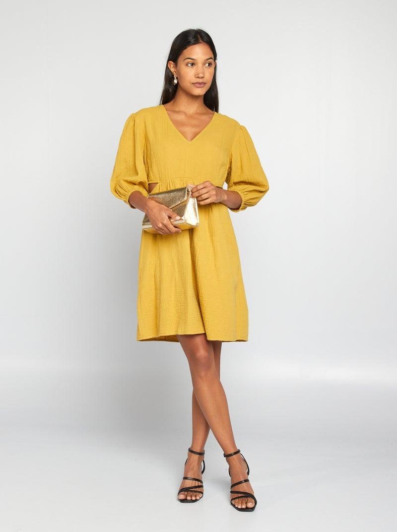 Vestidos de fiesta cortos y anchos, con manga francesa y escote en pico