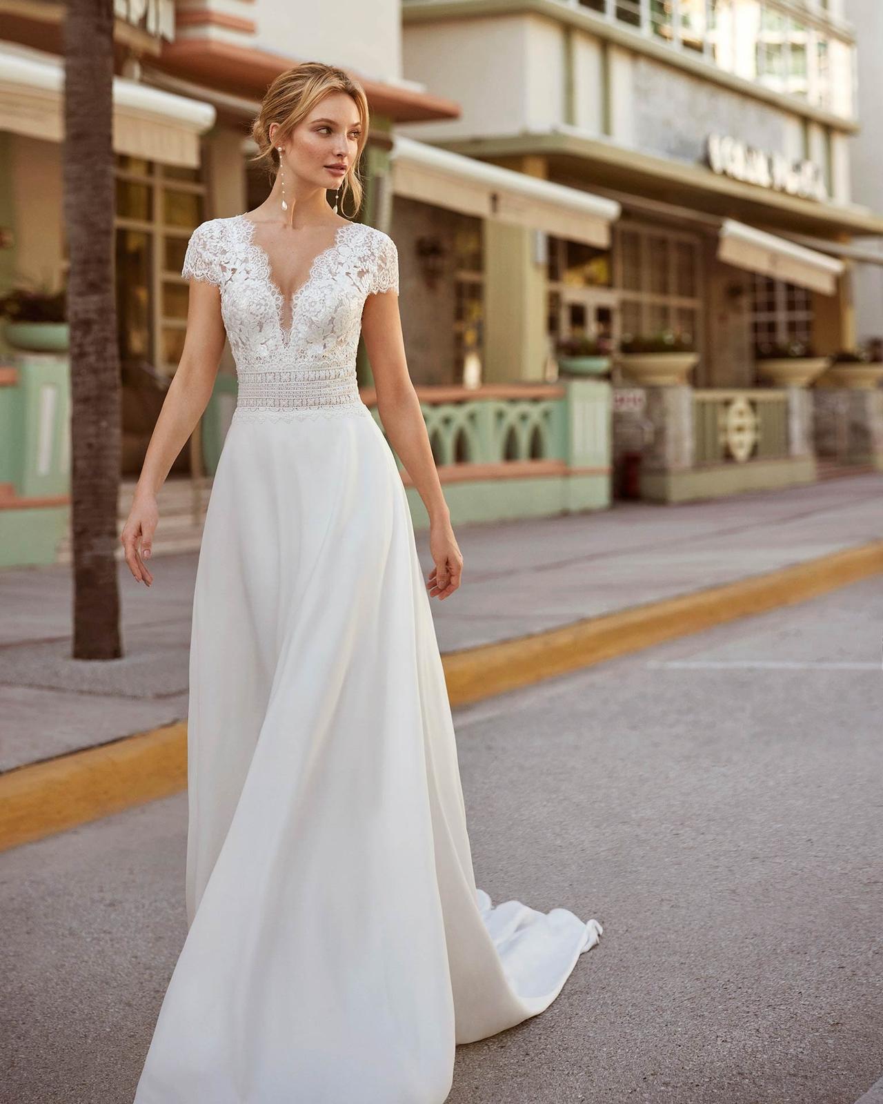 Vestidos de novia sencillos y elegantes, con cuerpo de encaje de manga corta