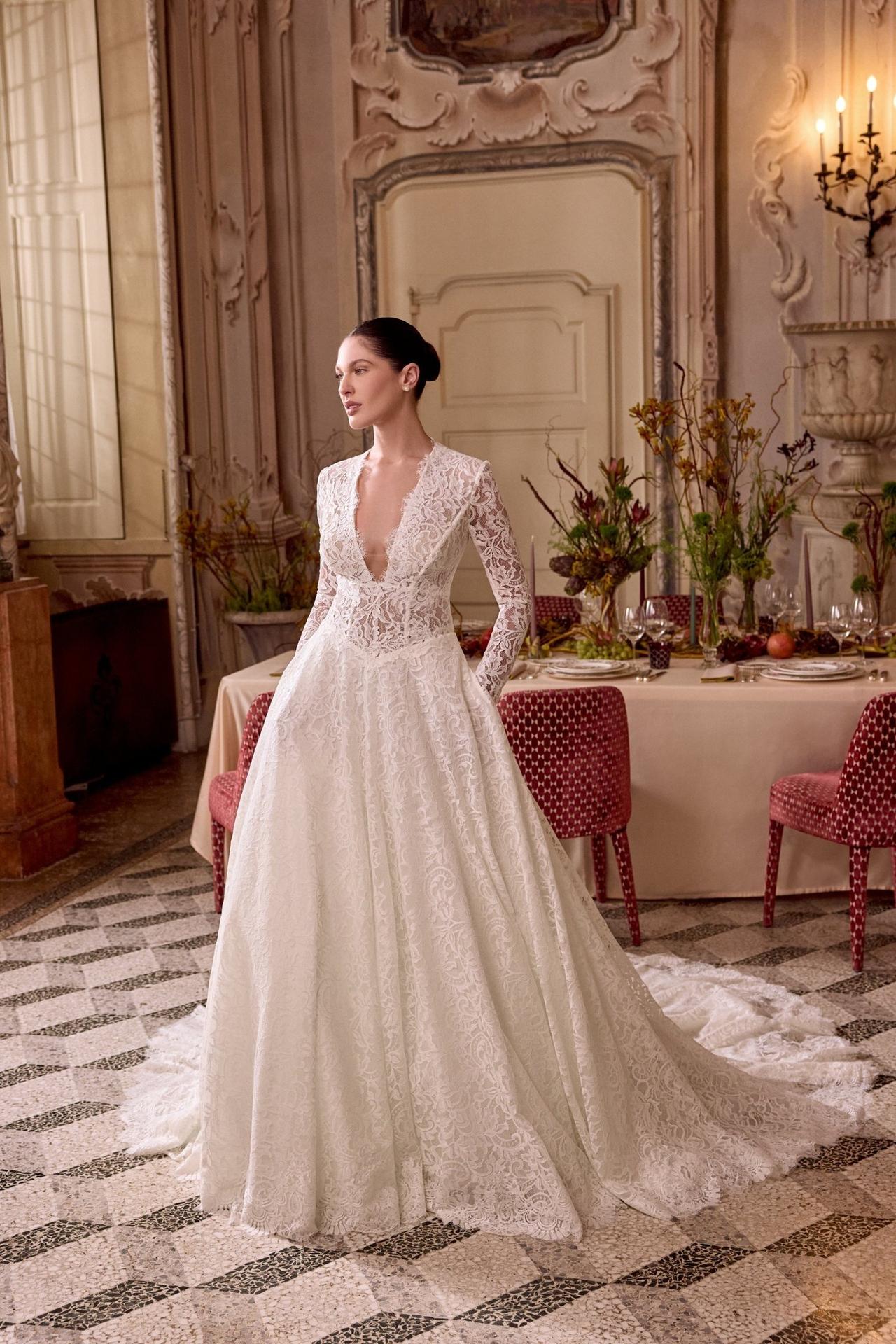 Vestidos de novia de manga larga con escote deep plunge