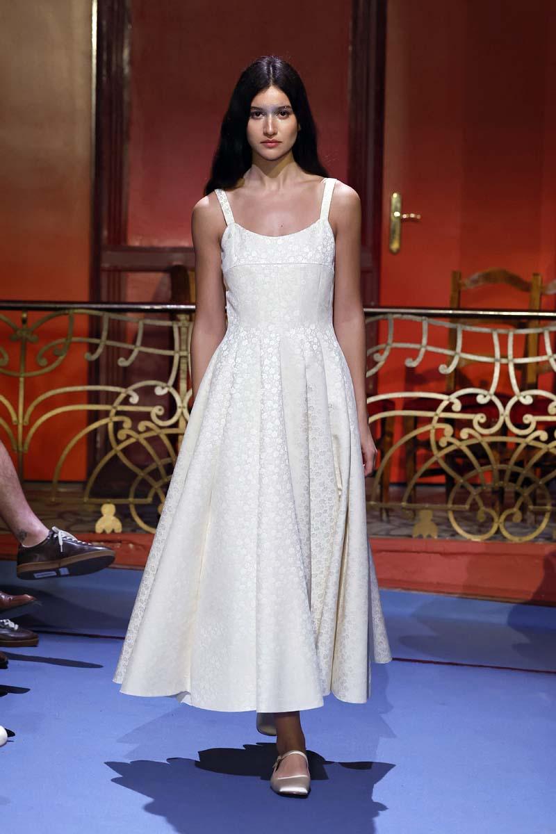 Vestido boda civil midi sencillo y escote en U