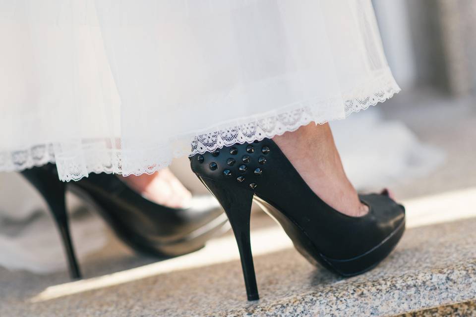 Cómo combinar un vestido negro - Descubre los mejores complementos y  zapatos para completar tu look