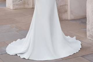 Vestidos de novia con manga larga y encaje, con escote en pico