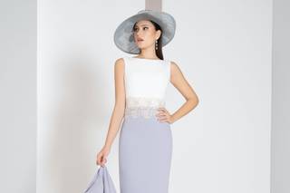 Vestido cóctel gris y blanco con chaqueta y palmera a juego