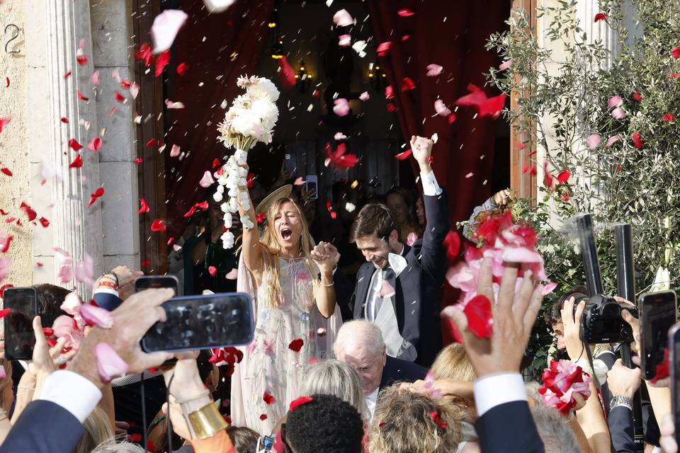 Salida de la ceremonia boda Marc Piqué y Maria Valls