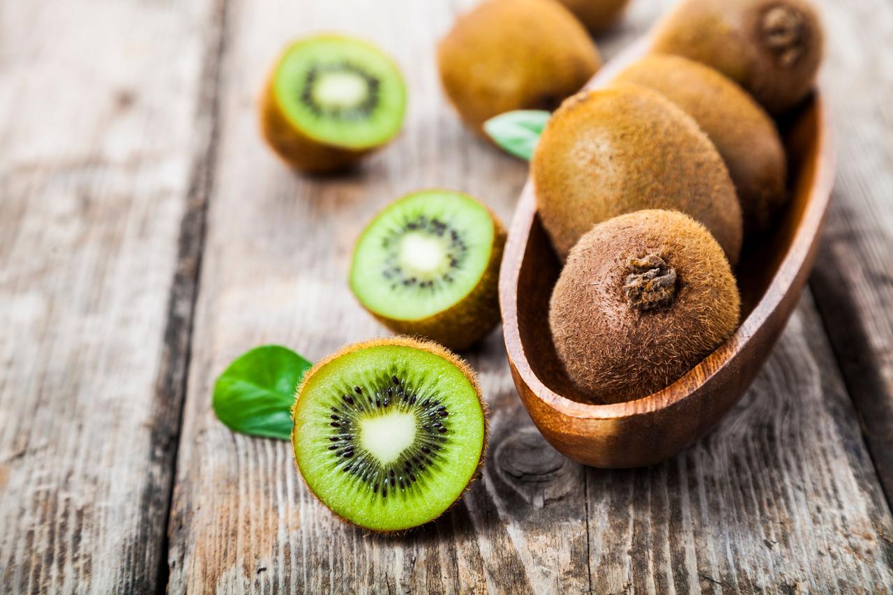 Alimentos imprescindibles para estar radiantes el día de la boda: kiwi
