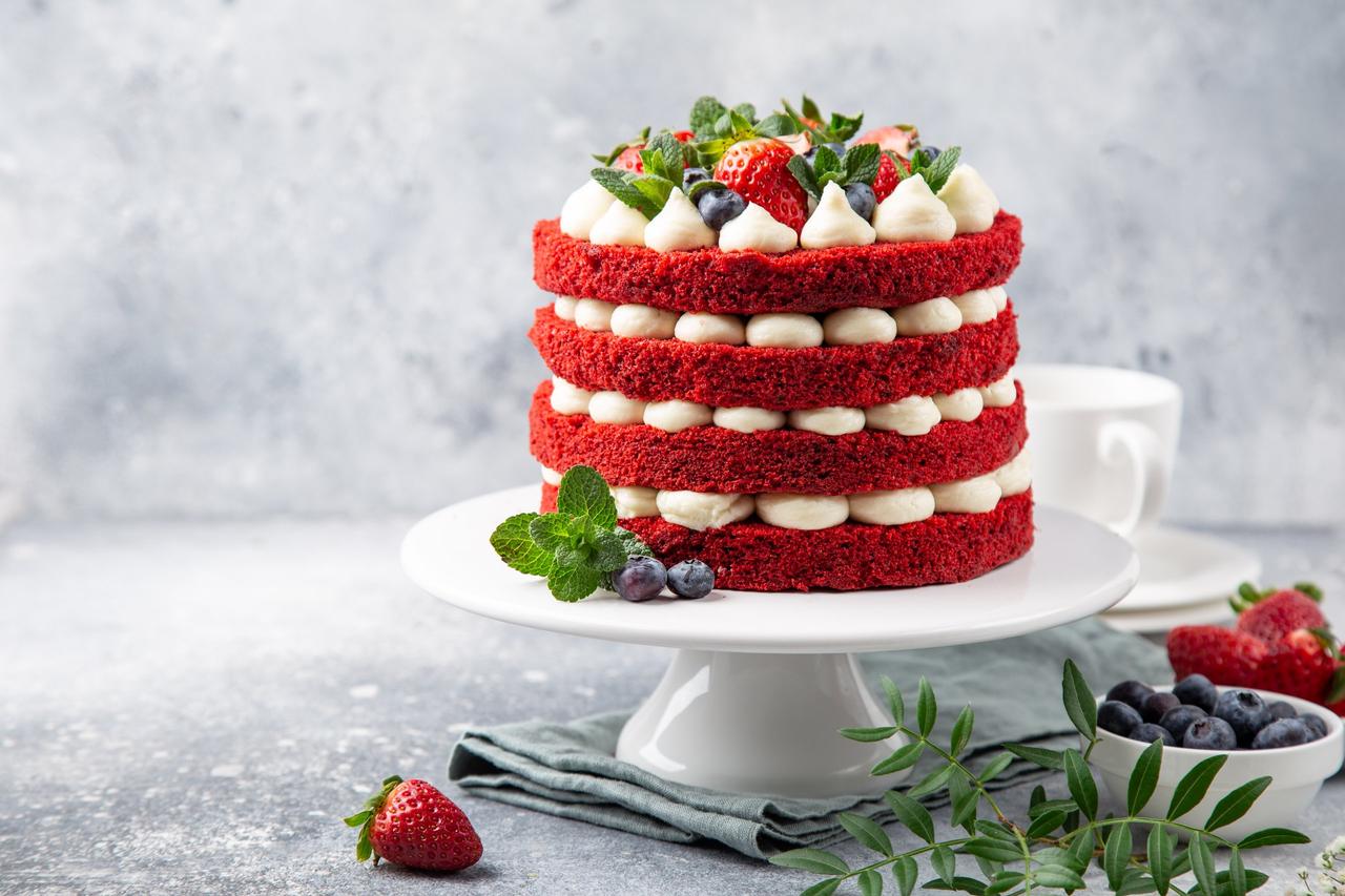 Color boda su significado: tarta de boda naked cake en rojo