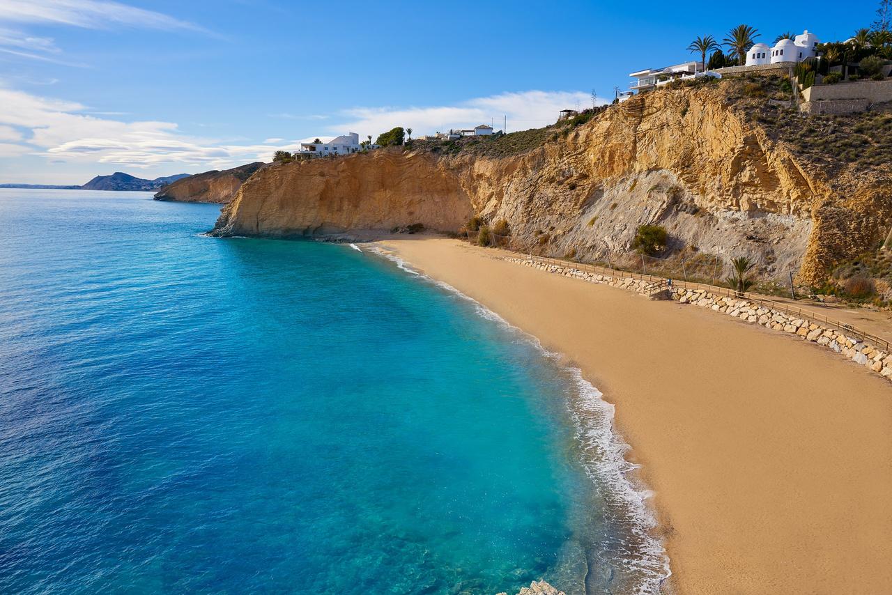 La playa del Bol Nou está entre las mejores playas de la Costa Blanca