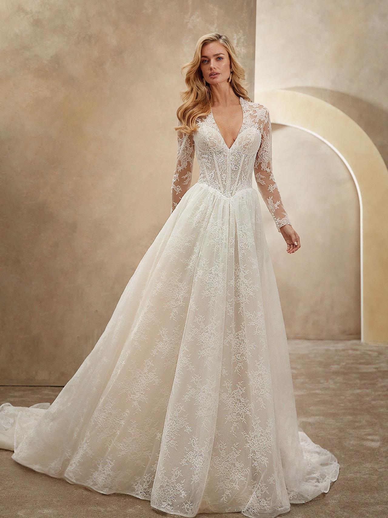 Vestidos de novia manga larga elegantes con escote en pico