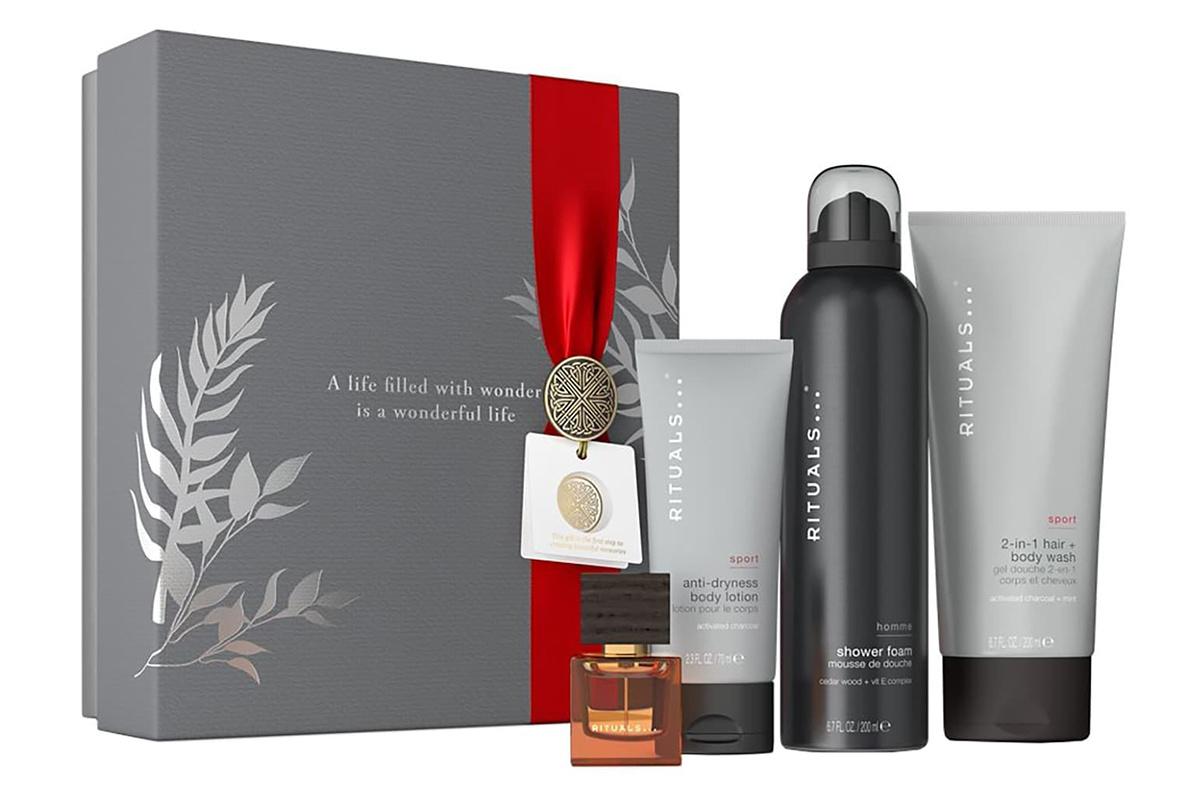 Qué regalar a tu pareja por San Valentín: set de baño para hombre con gel, espuma de ducha, loción corporal y eau de toilette, de Rituals