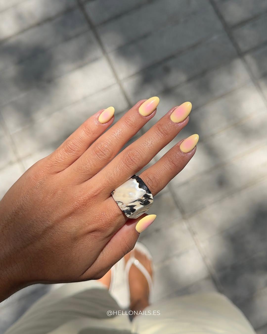@hellonails.es