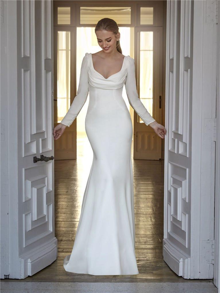 Vestido novia manga larga con escote cowl