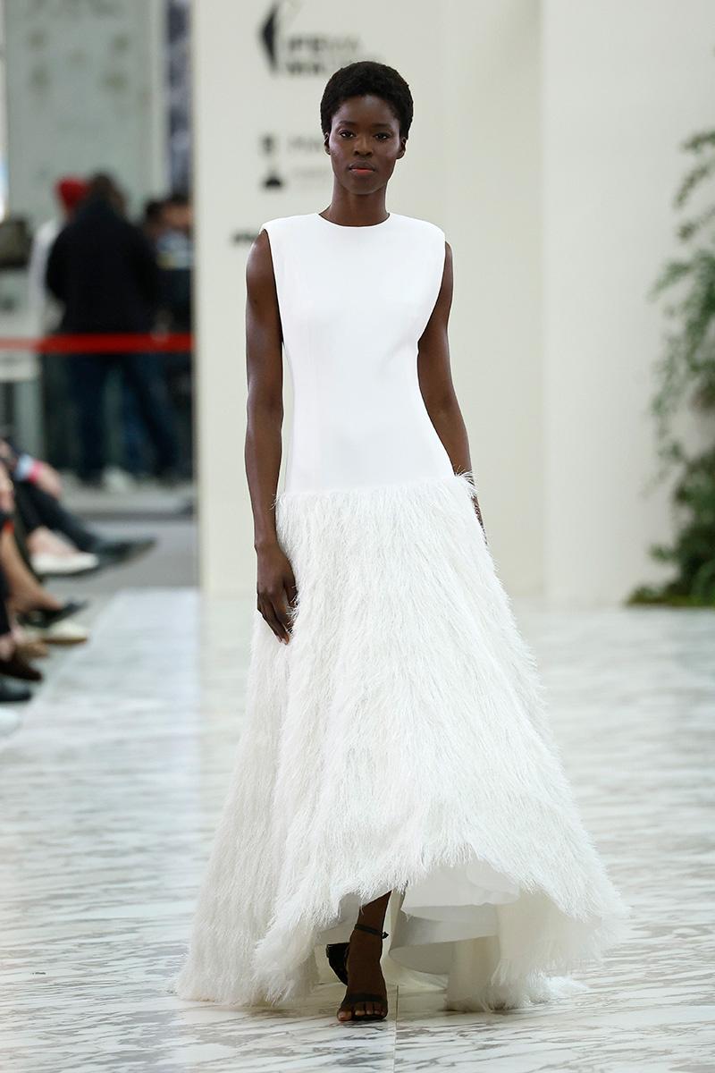 vestido de novia con plumas