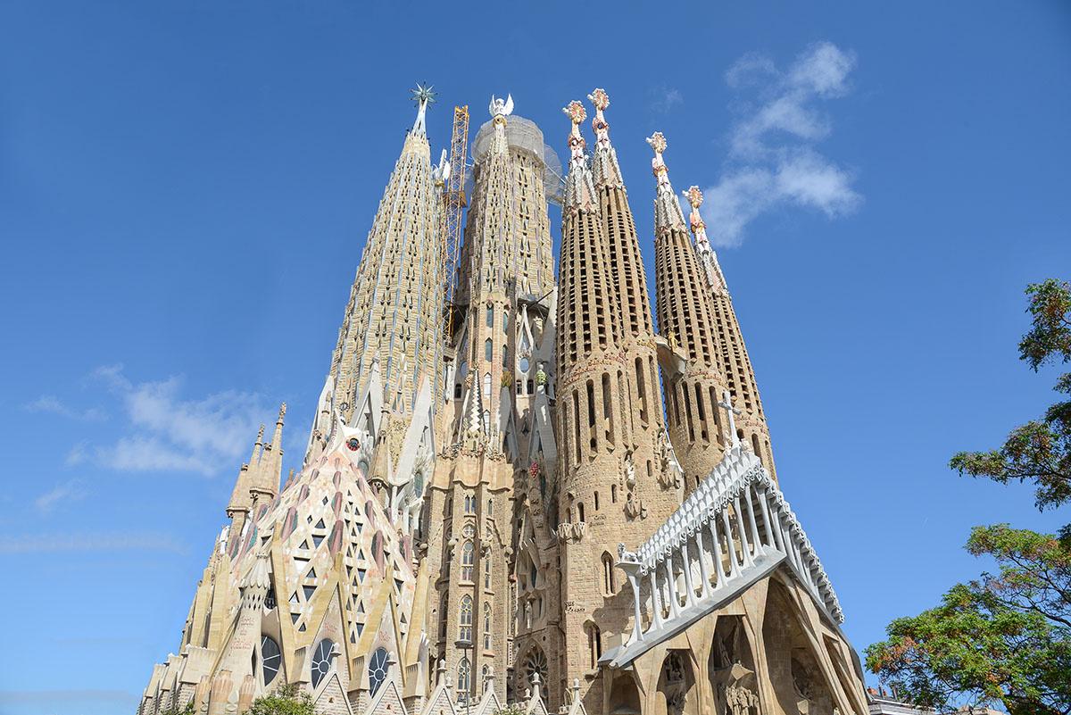 Casarse iglesias bonitas: Basílica de la Sagrada Familia en Barcelona