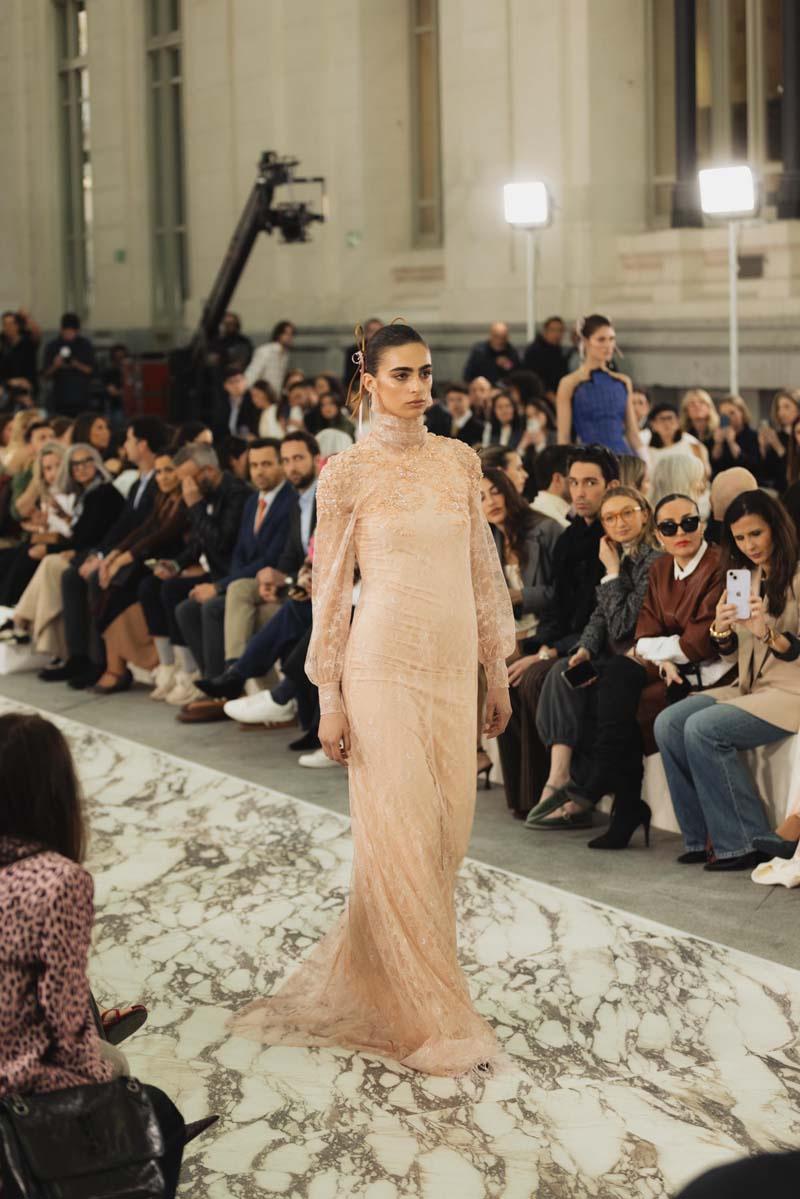 Vestido rosa empolvado manga larga
