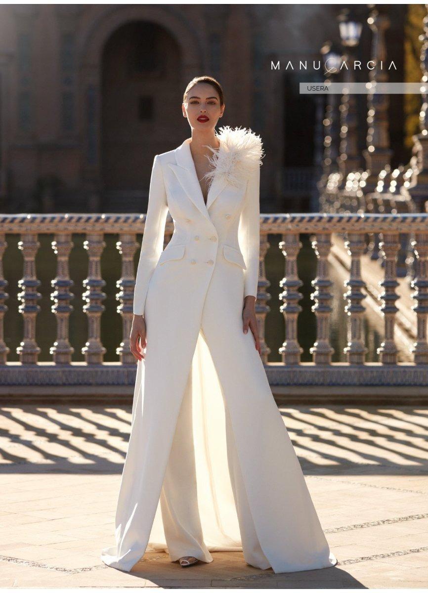vestidos de novia para mujeres maduras: con pantalón y chaqueta fantasía
