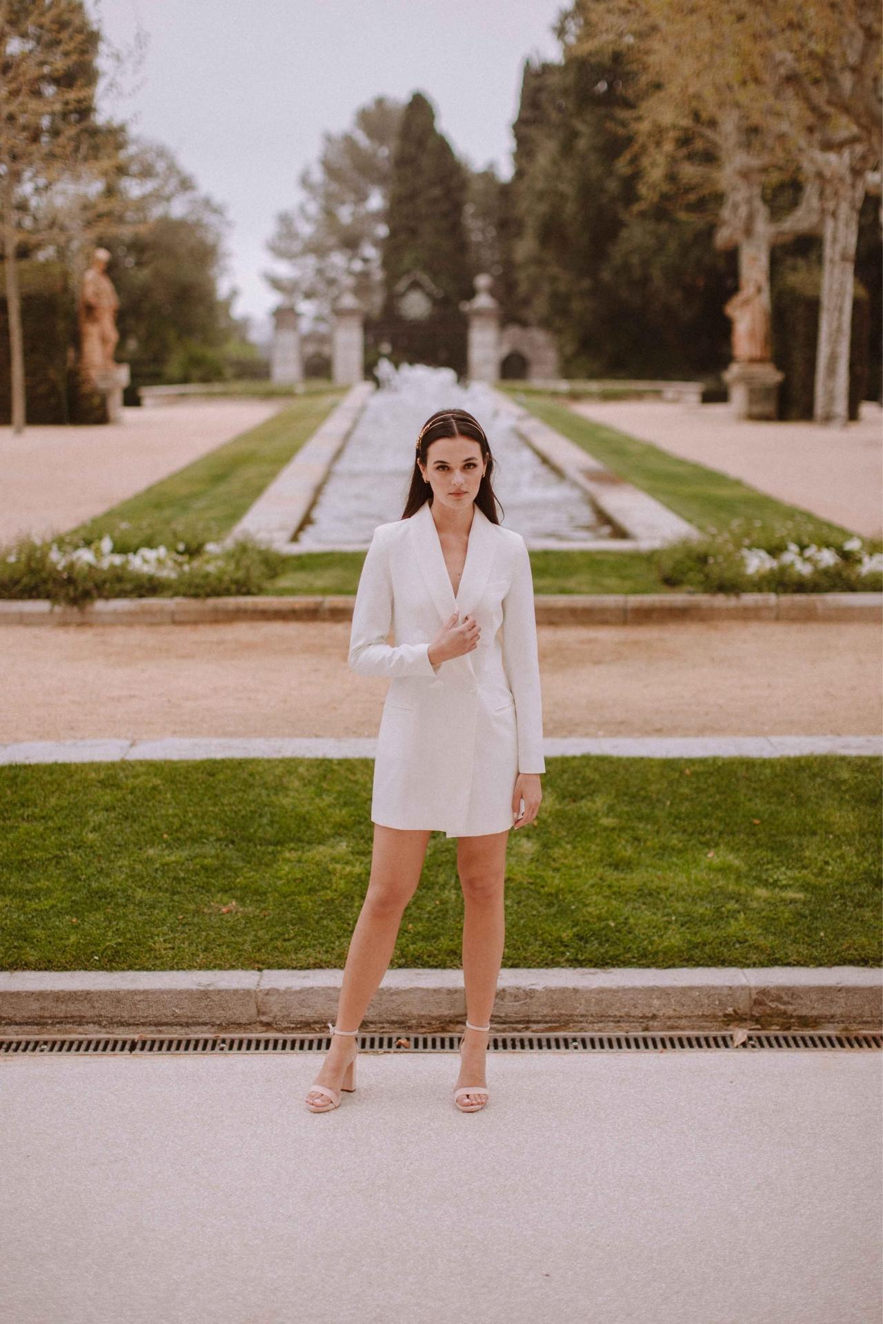 Vestidos de novia sencillos cortos, de tipo blazer