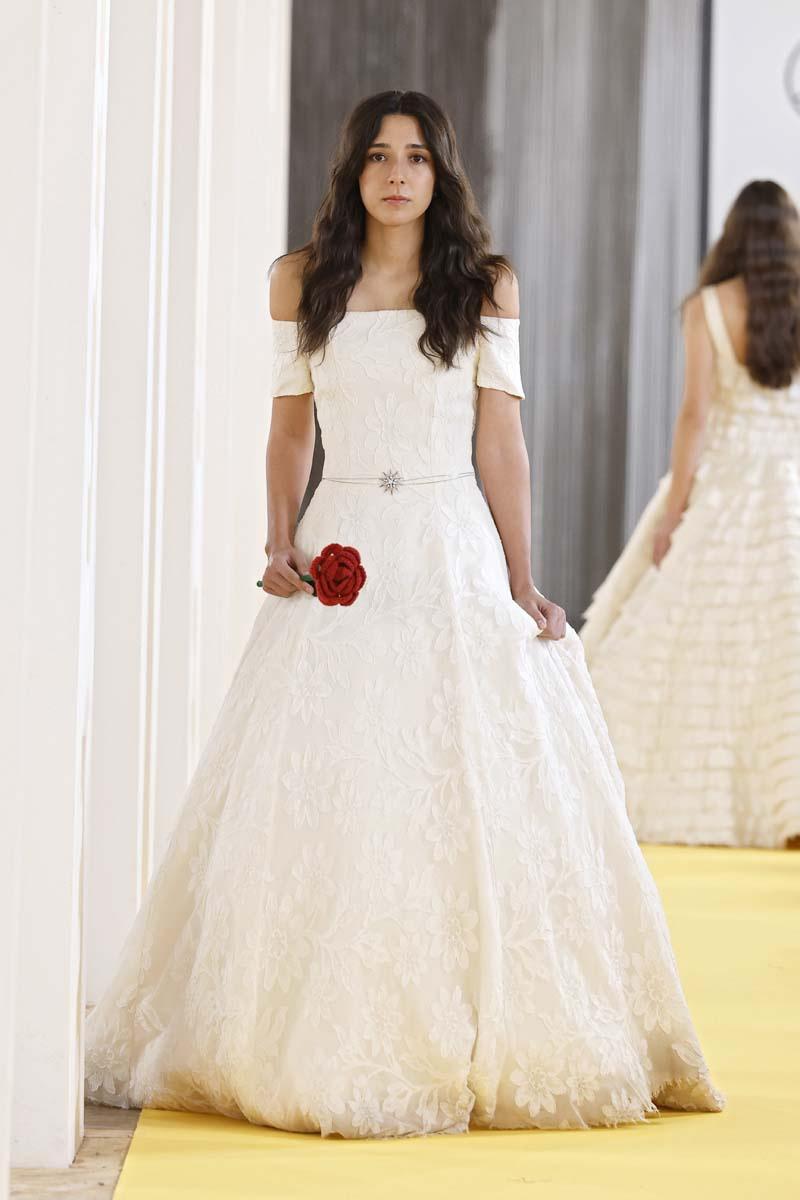 Vestido boda civil romántico con cinturón