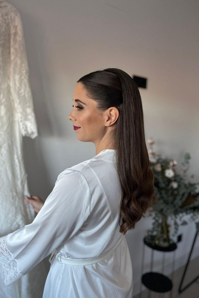 Peinados para bodas: falsa coleta pelo suelto