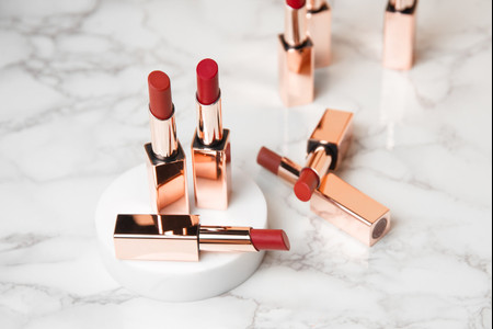 Elige el pintalabios rojo perfecto para ti: ¡10 labiales icónicos y favorecedores!
