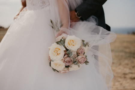 Ramo de novia con peonías: los más espectaculares para tu boda