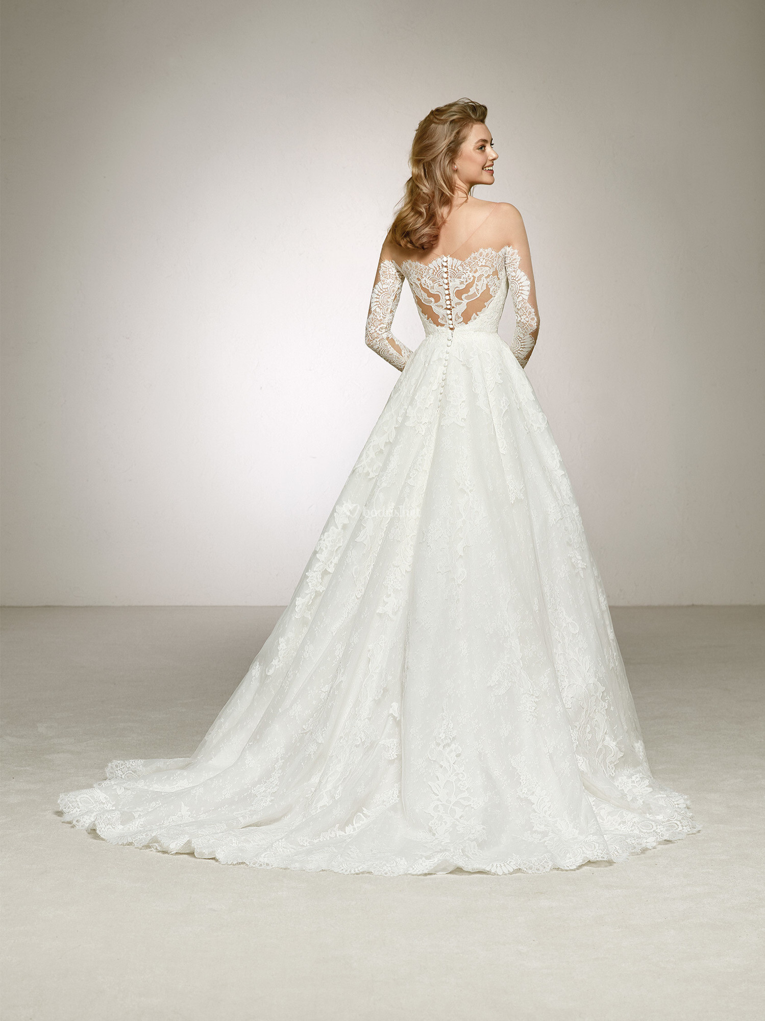 pronovias lwd 04