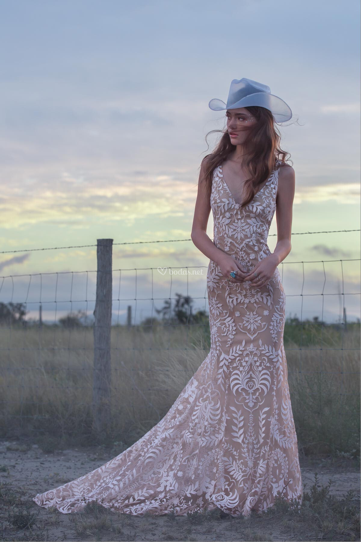willowby corella ivory