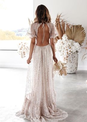 capri grace loves lace