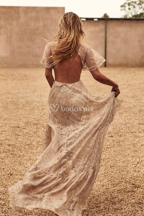 capri grace loves lace