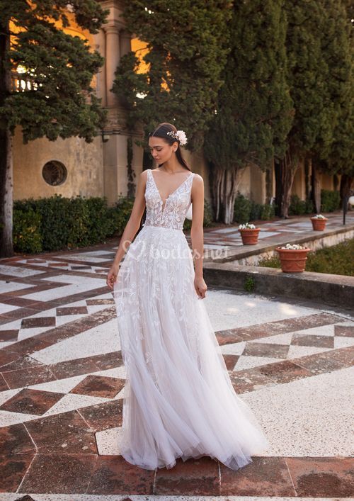 pronovias elara