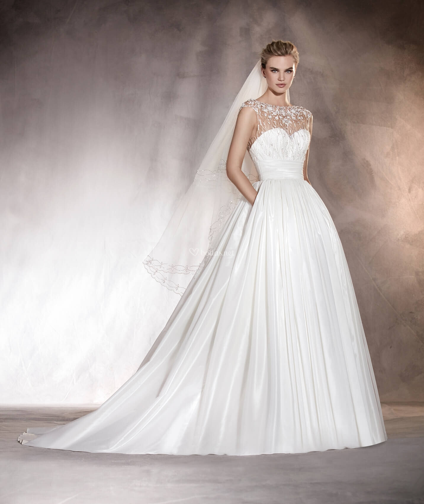 pronovias lwd 04