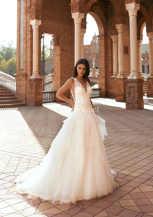 AMAYA, Pronovias