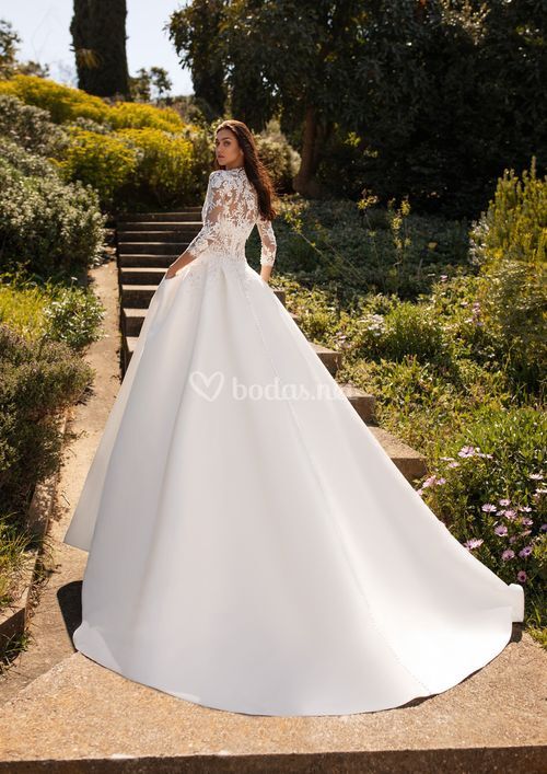 PHOENICIA, Pronovias