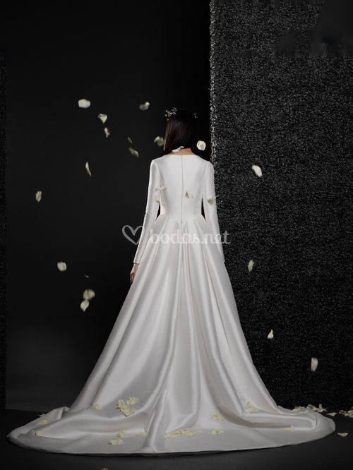 CORALINE, Vera Wang Bride