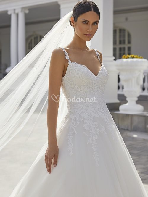 V-2117, Pronovias