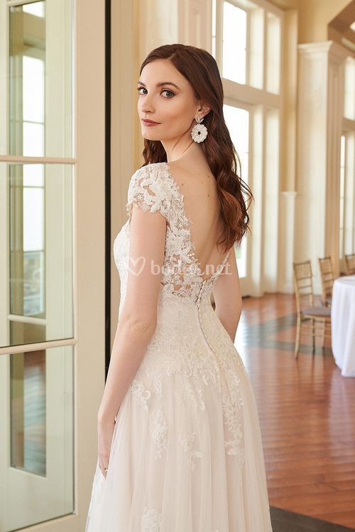 44301, Sincerity Bridal