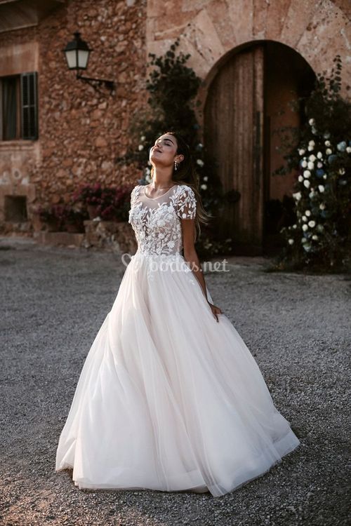 Antonina, Allure Bridals