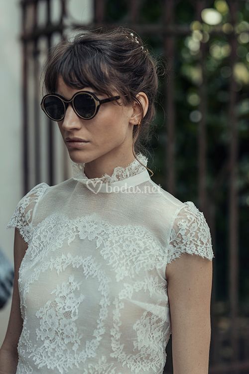 Top Umberto, jupe Verdi, sandales Suzanne nude & lunettes Shelter, Laure de Sagazan