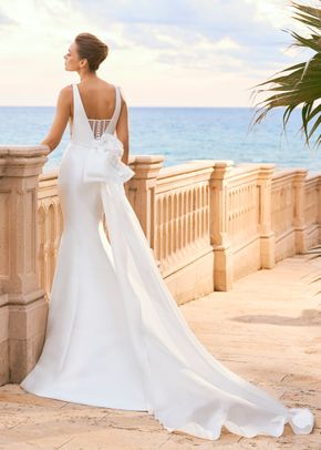 IONA, Pronovias