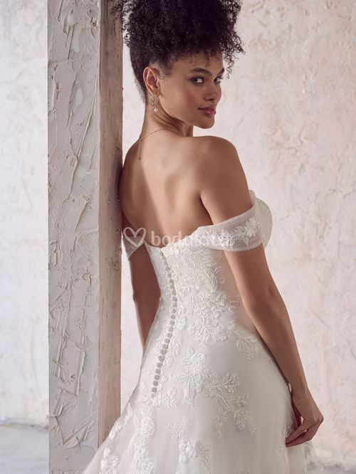 Nakita, Maggie Sottero