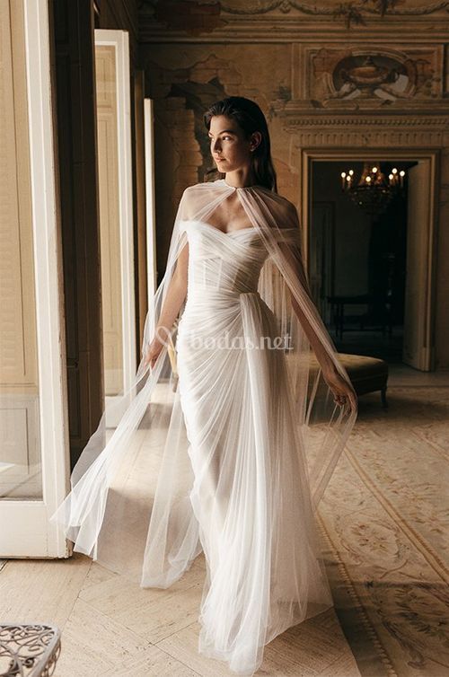 Sienna Gown & Cape, Monique Lhuillier